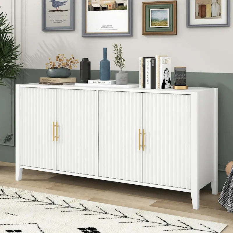 Meuble de rangement en bois avec poignées en métal